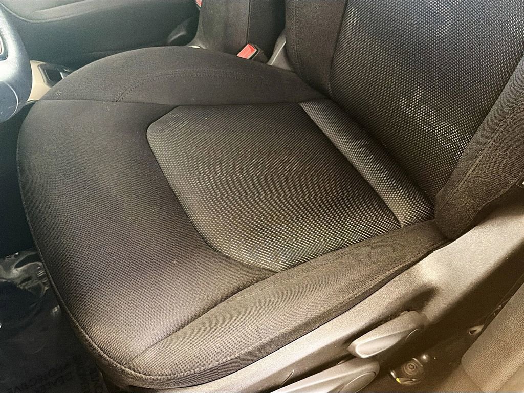 Used 2017 Jeep Renegade Latitude image 19