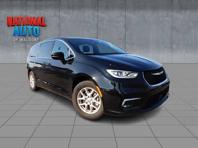Used 2025 Chrysler Pacifica Select FWD image 1