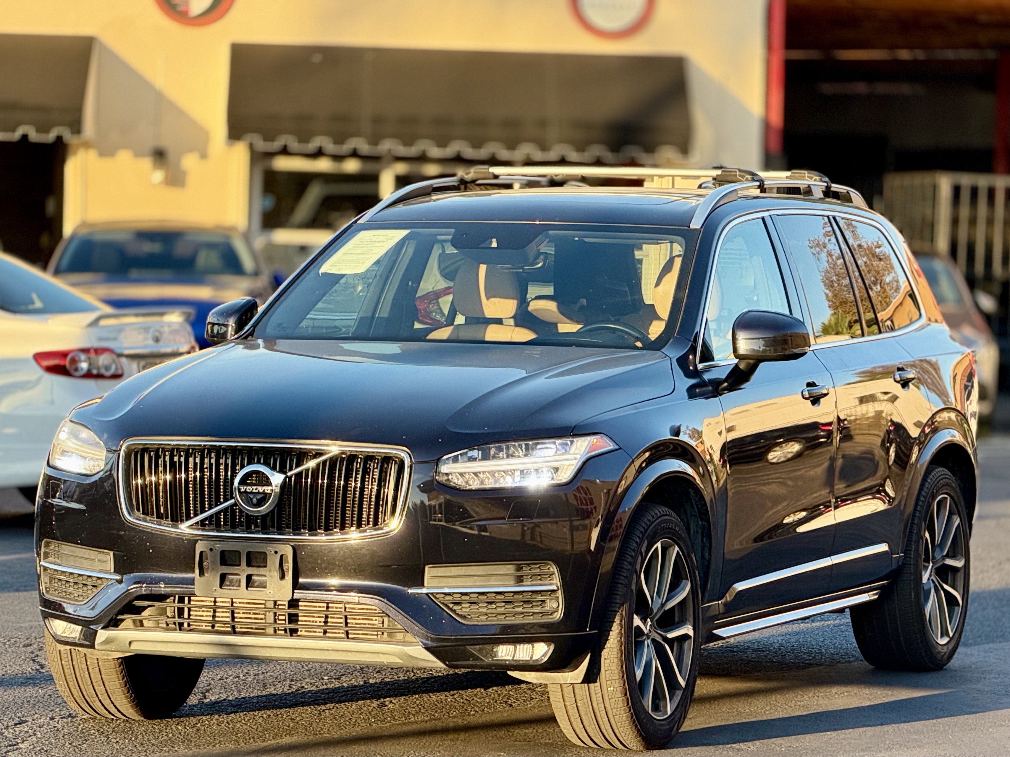 Used 2017 Volvo XC90 T6 Momentum w/ Vision Package AWD/4WD image 3