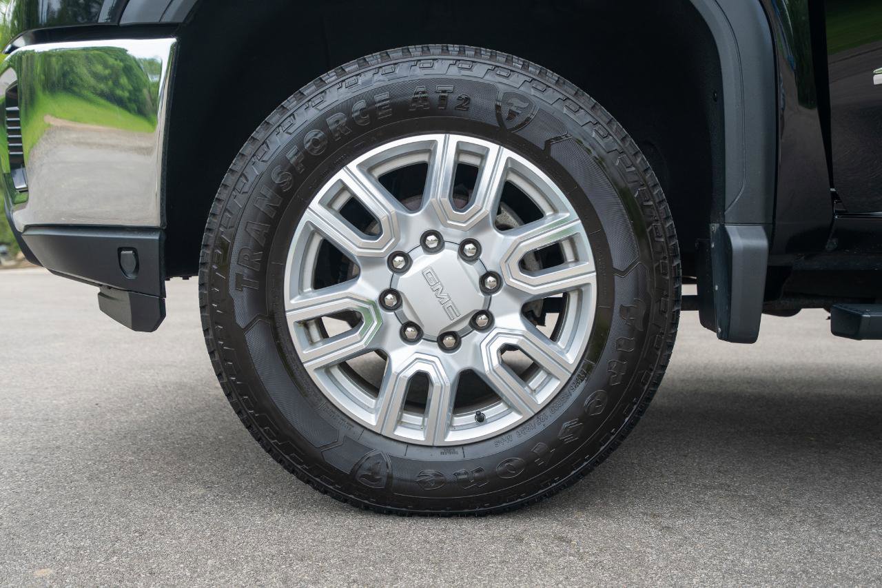 Used 2020 GMC Sierra 2500 SLE w/ Preferred Package AWD/4WD image 11