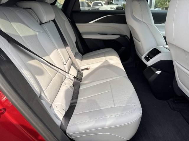 Certified 2024 Cadillac Lyriq Luxury AWD/4WD image 10