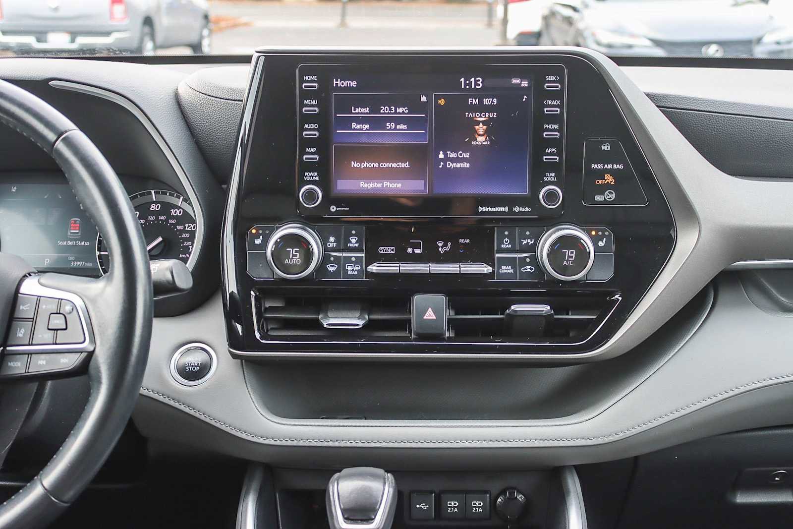 Used 2020 Toyota Highlander XLE image 12