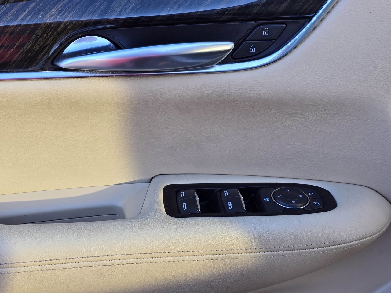 Used 2019 Cadillac XT5 AWD image 10