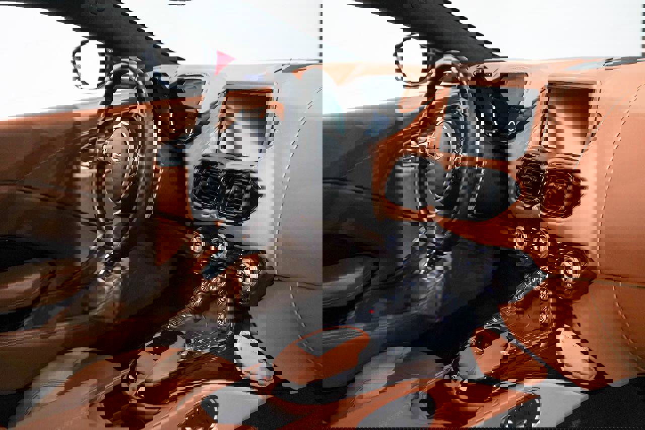 Used 2020 Aston Martin V8 Vantage Coupe image 18