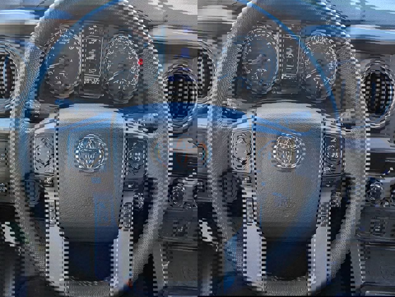 Used 2021 Toyota Tacoma TRD Off-Road image 12