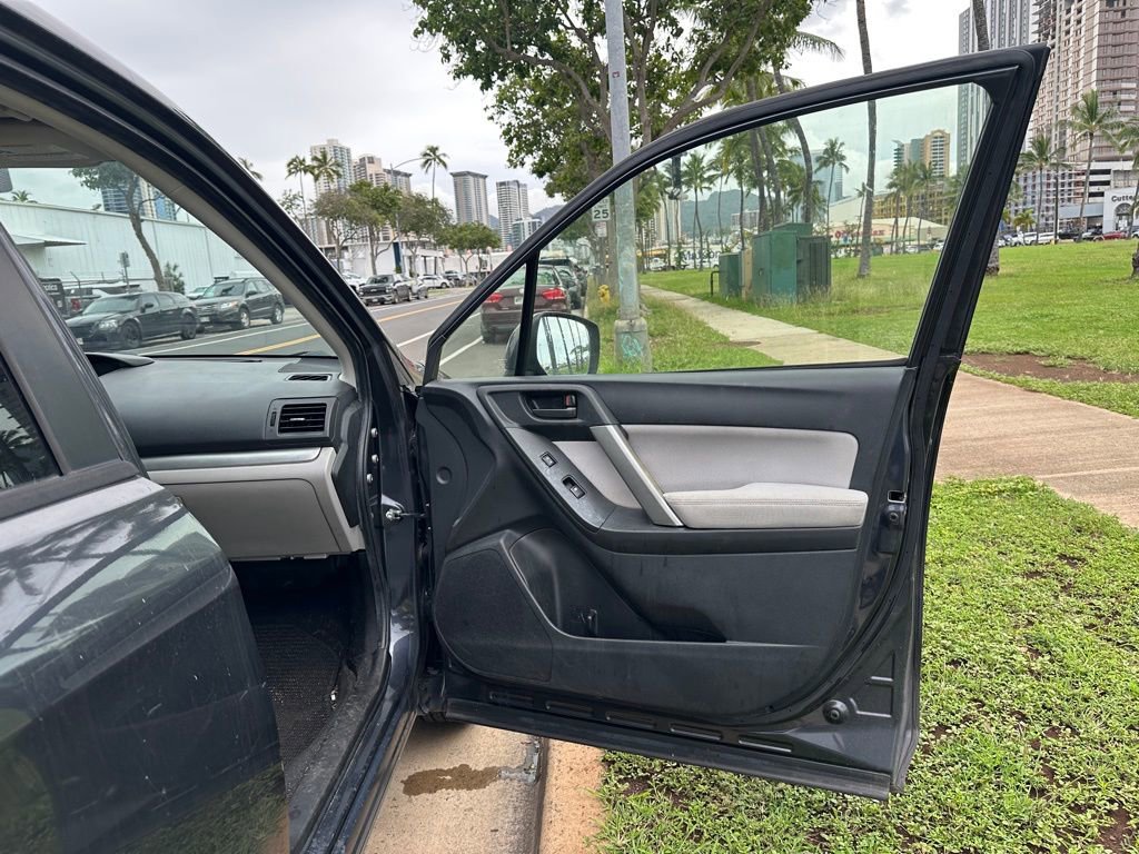 Used 2014 Subaru Forester 2.5i Premium w/ All-Weather Package image 16