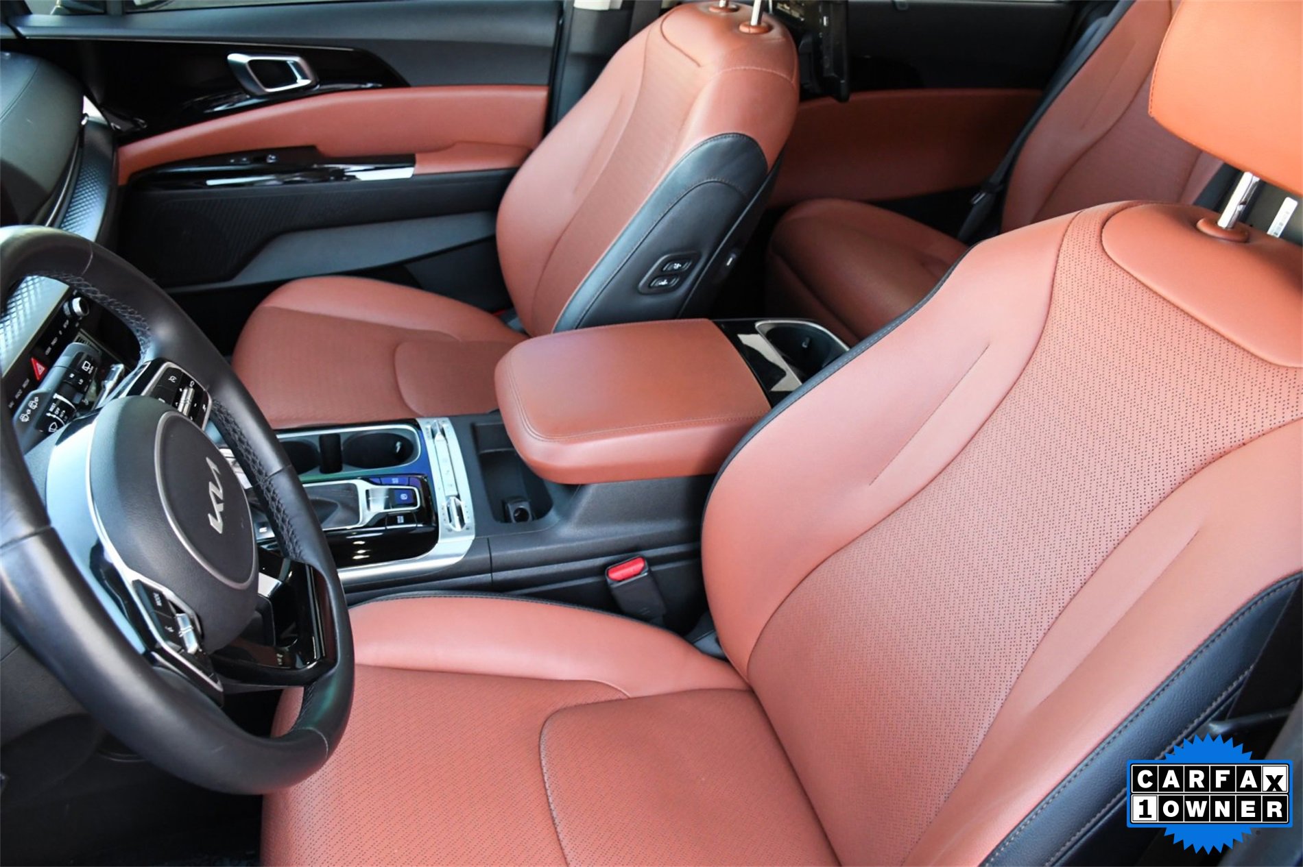 Used 2022 Kia Carnival SX Prestige image 9