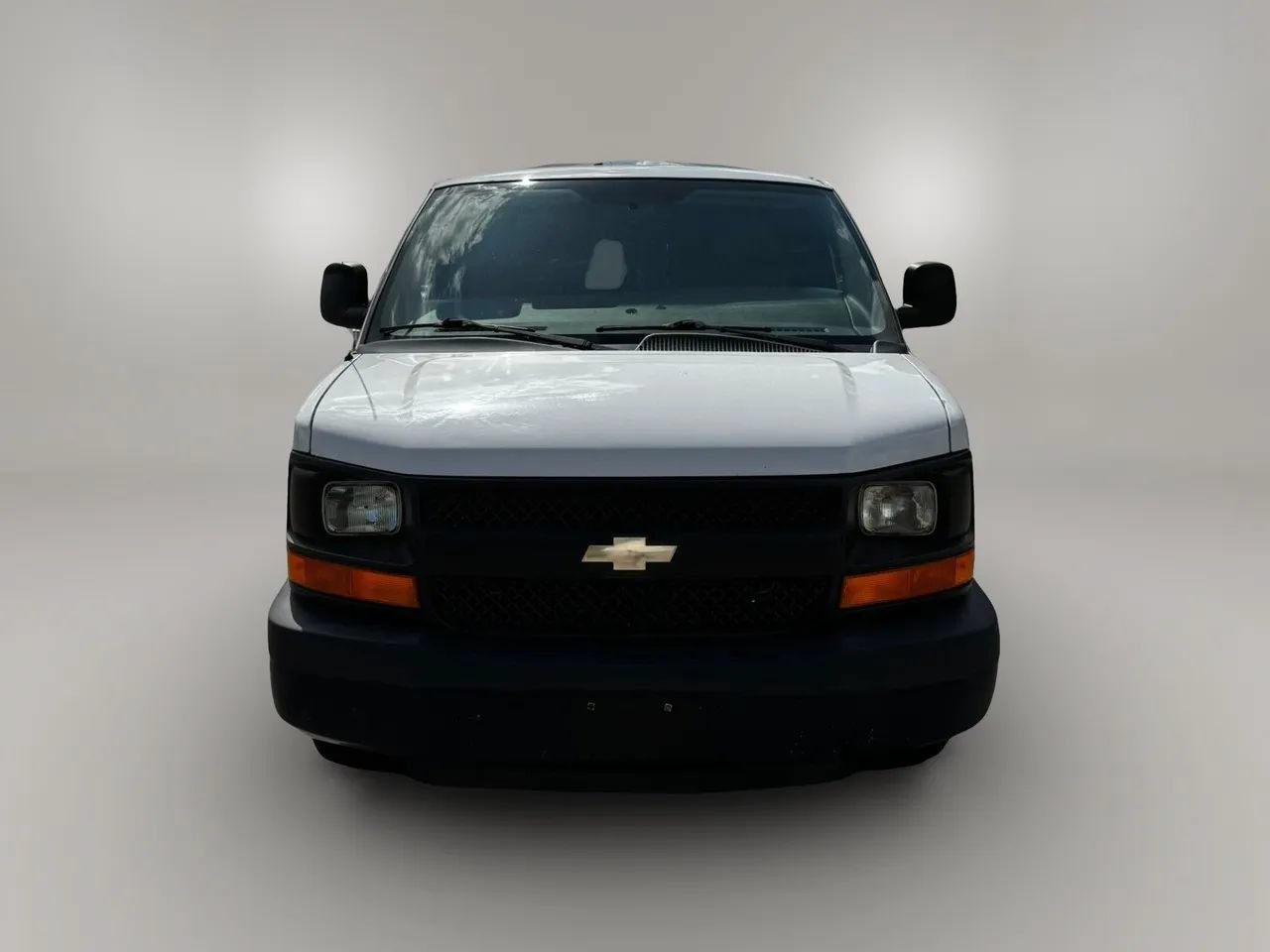 Used 2012 Chevrolet Express 2500 Extended RWD image 2