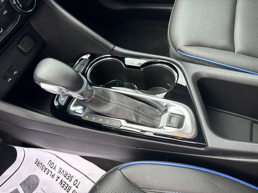 Certified 2025 Buick Encore GX Sport Touring FWD image 24