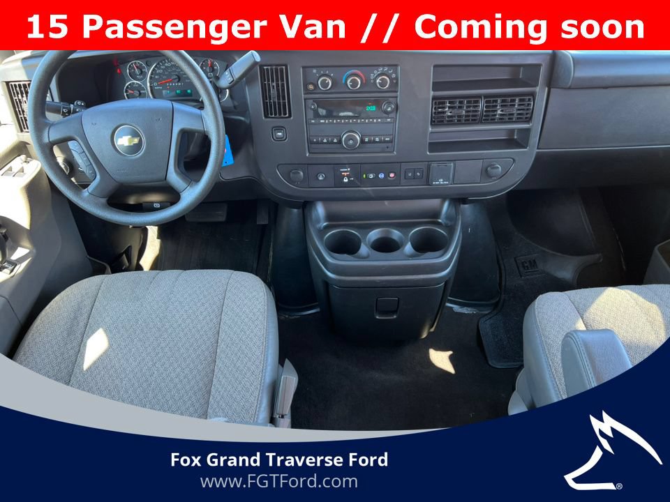 Used 2025 Chevrolet Express 3500 LT w/ LT Preferred Equipment Group RWD image 2