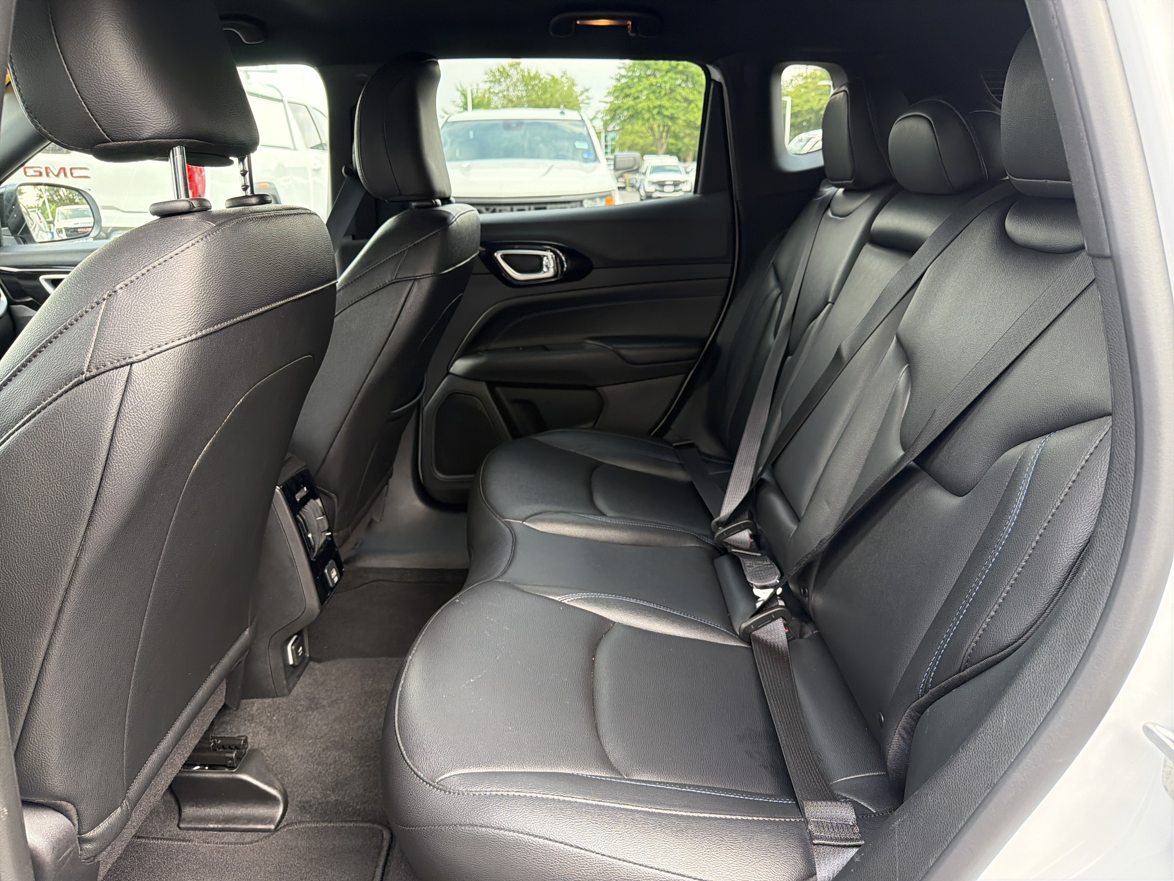 Used 2026 Jeep Compass Limited AWD/4WD image 31