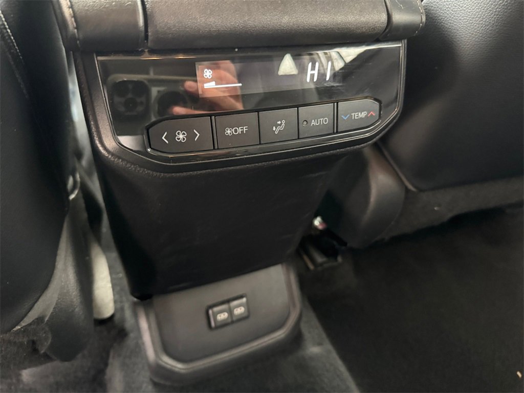 Used 2022 Toyota Highlander XLE image 20