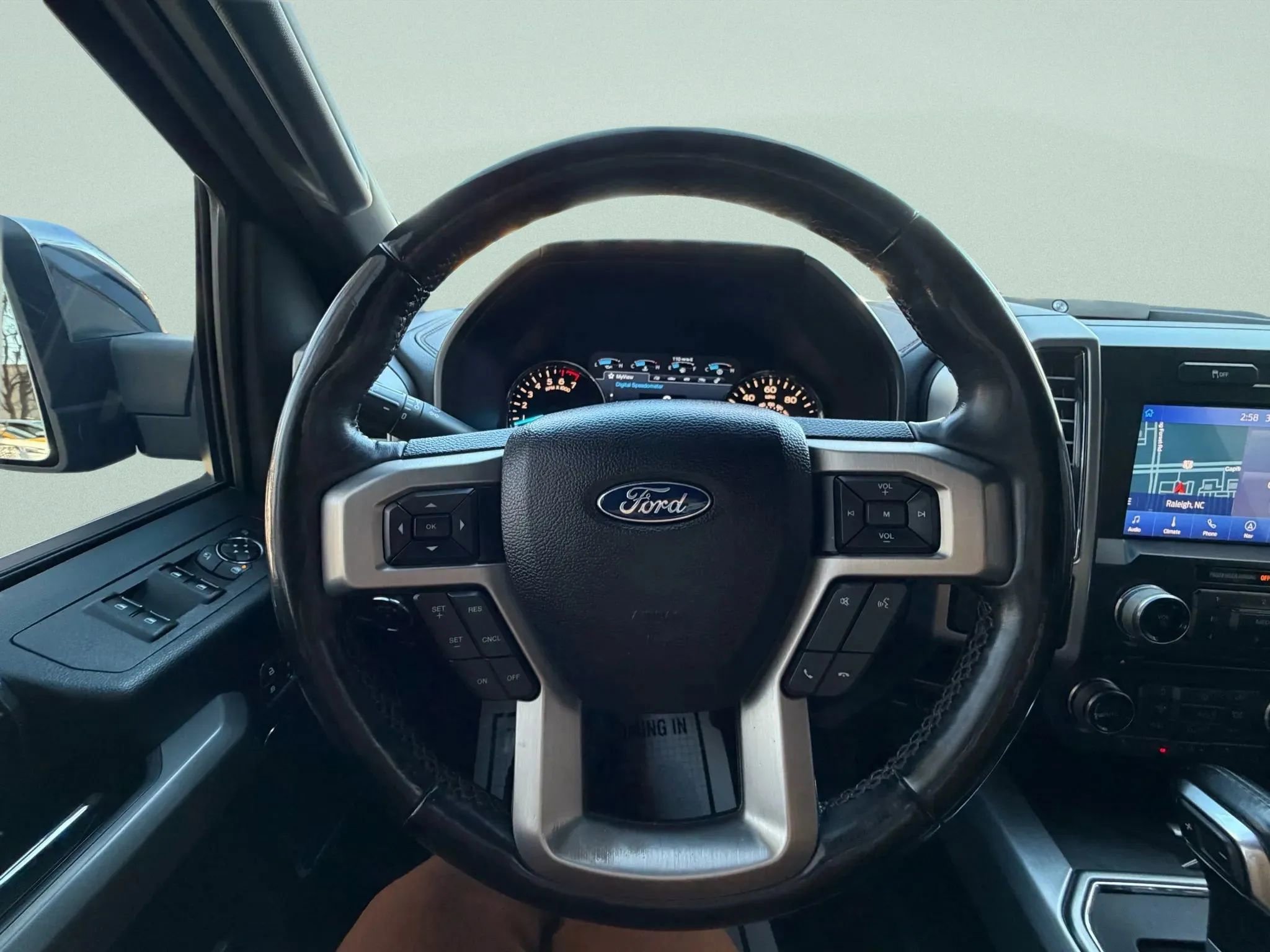 Used 2018 Ford F150 Platinum w/ Trailer Tow Package AWD/4WD image 27