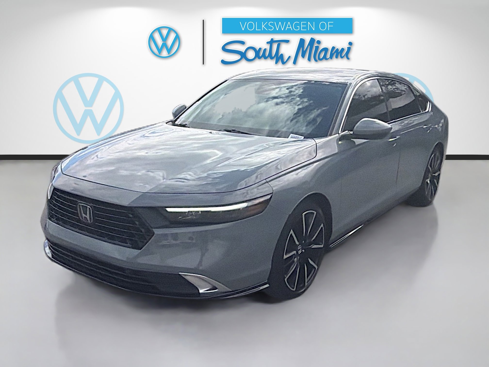 Used 2023 Honda Accord Touring image 3