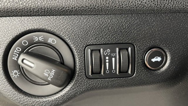 Used 2014 Chrysler 300 S image 35