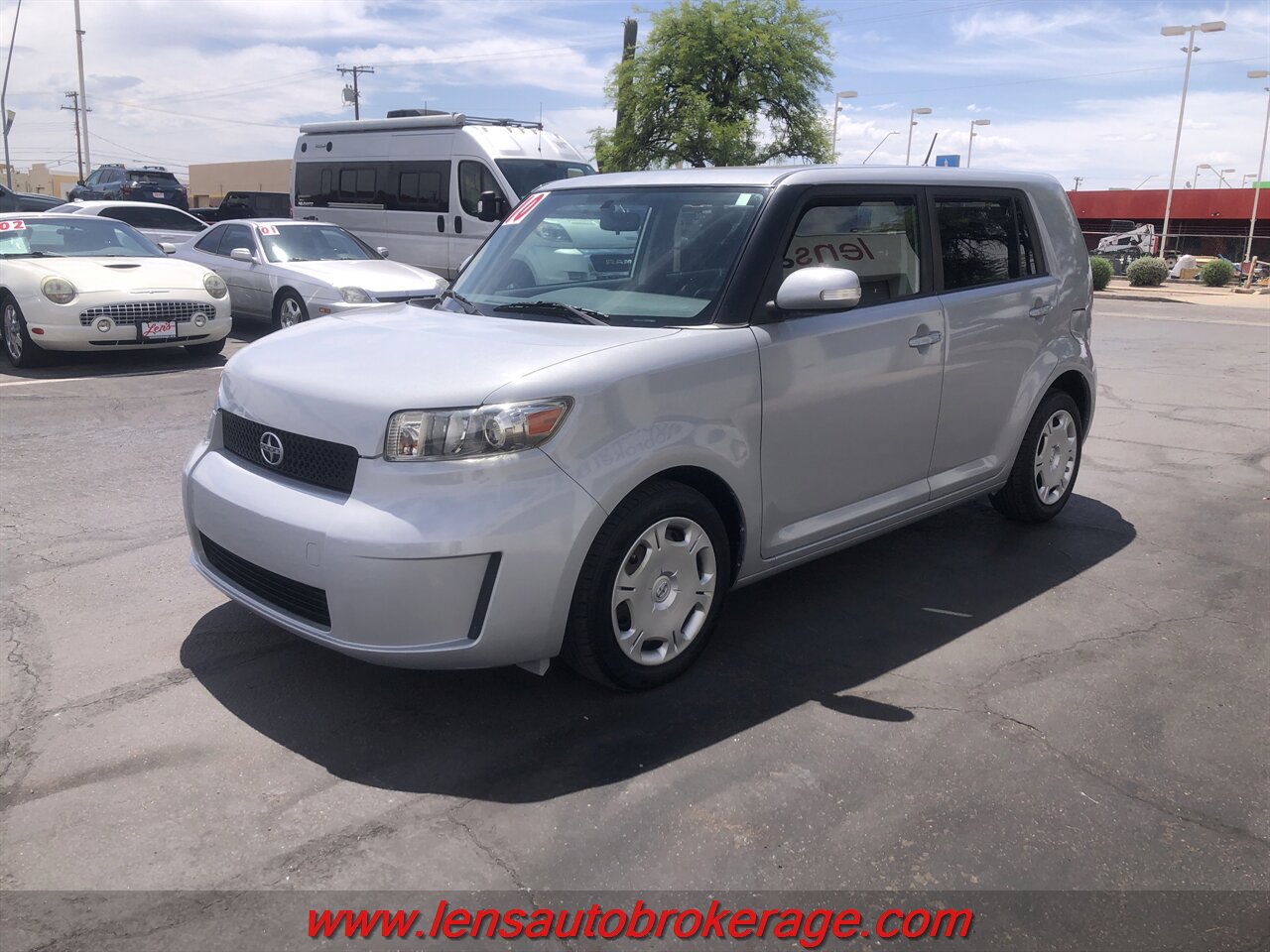 Used 2010 Scion xB FWD image 4