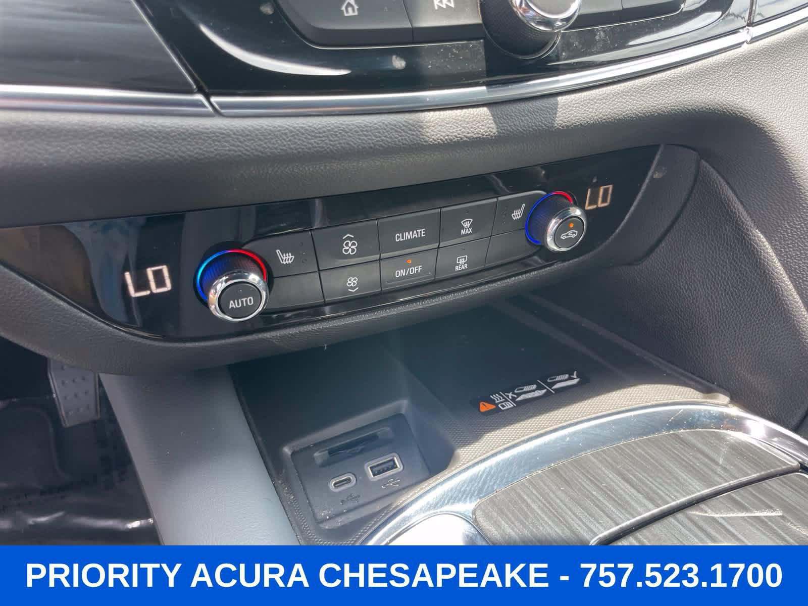 Used 2023 Buick Enclave Essence FWD image 19