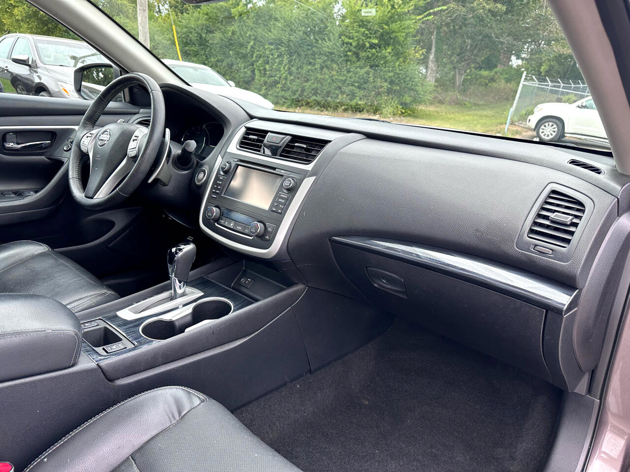 Used 2017 Nissan Altima 3.5 SL w/ 3.5SL Technology Package image 16