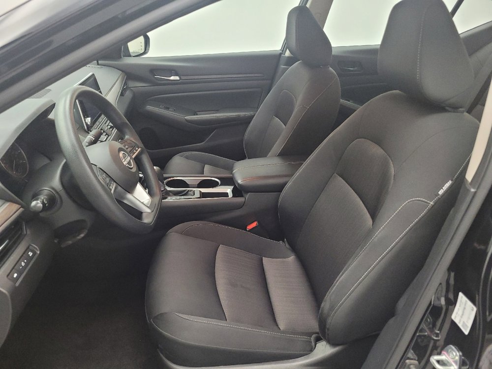 Used 2024 Nissan Altima 2.5 SV image 17