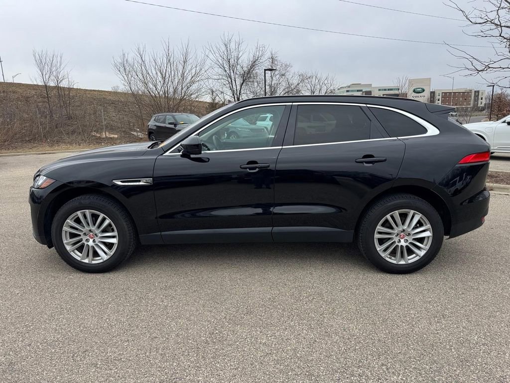 Used 2019 Jaguar F-PACE Prestige image 2