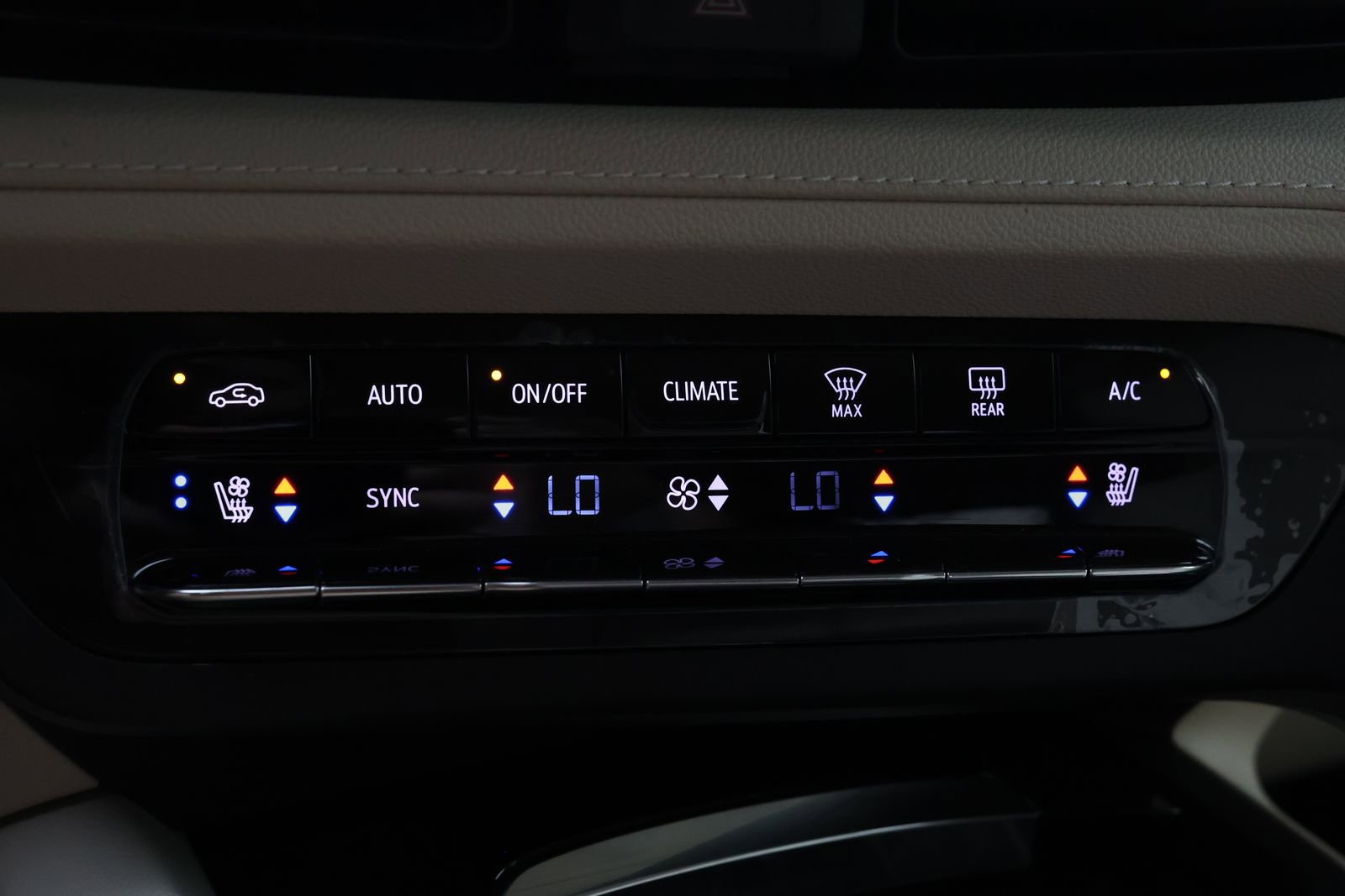 Used 2022 Buick Envision Avenir w/ Technology Package II image 22
