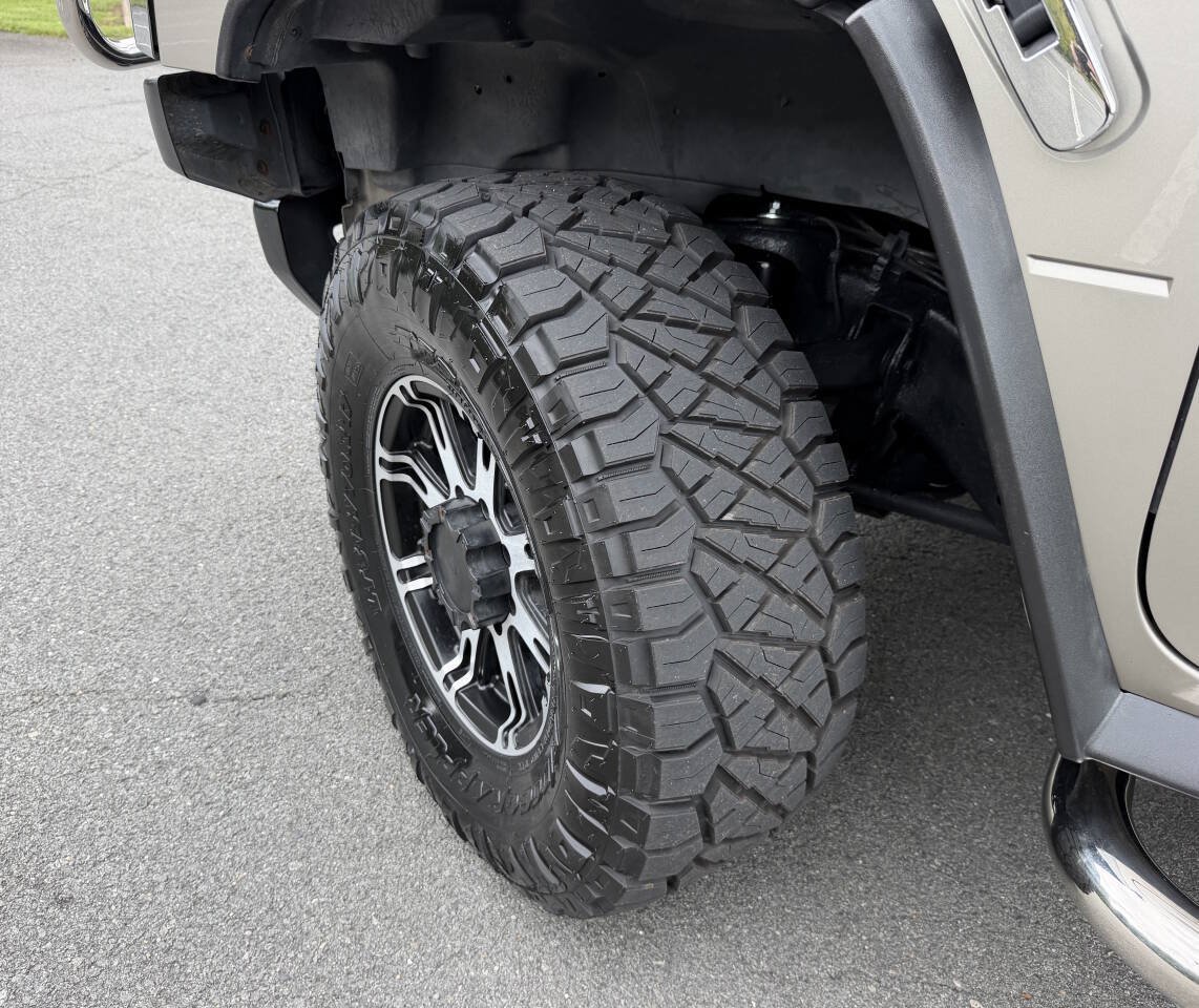Used 2003 HUMMER H2 w/ Preferred Equipment Group AWD/4WD image 36