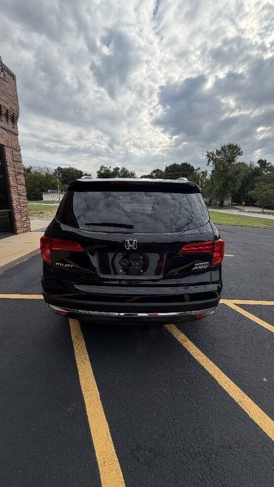 Used 2017 Honda Pilot Touring image 4