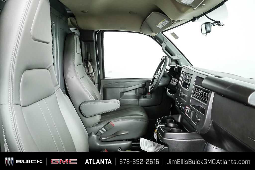 New 2025 GMC Savana 2500 w/ Driver Convenience Package RWD image 18
