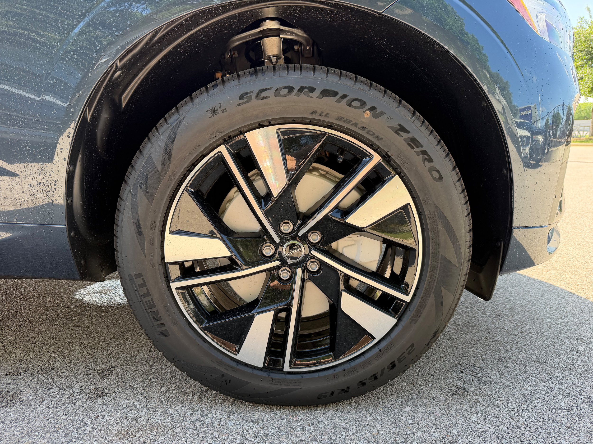 New 2026 Volvo XC60 B5 Core AWD/4WD image 7