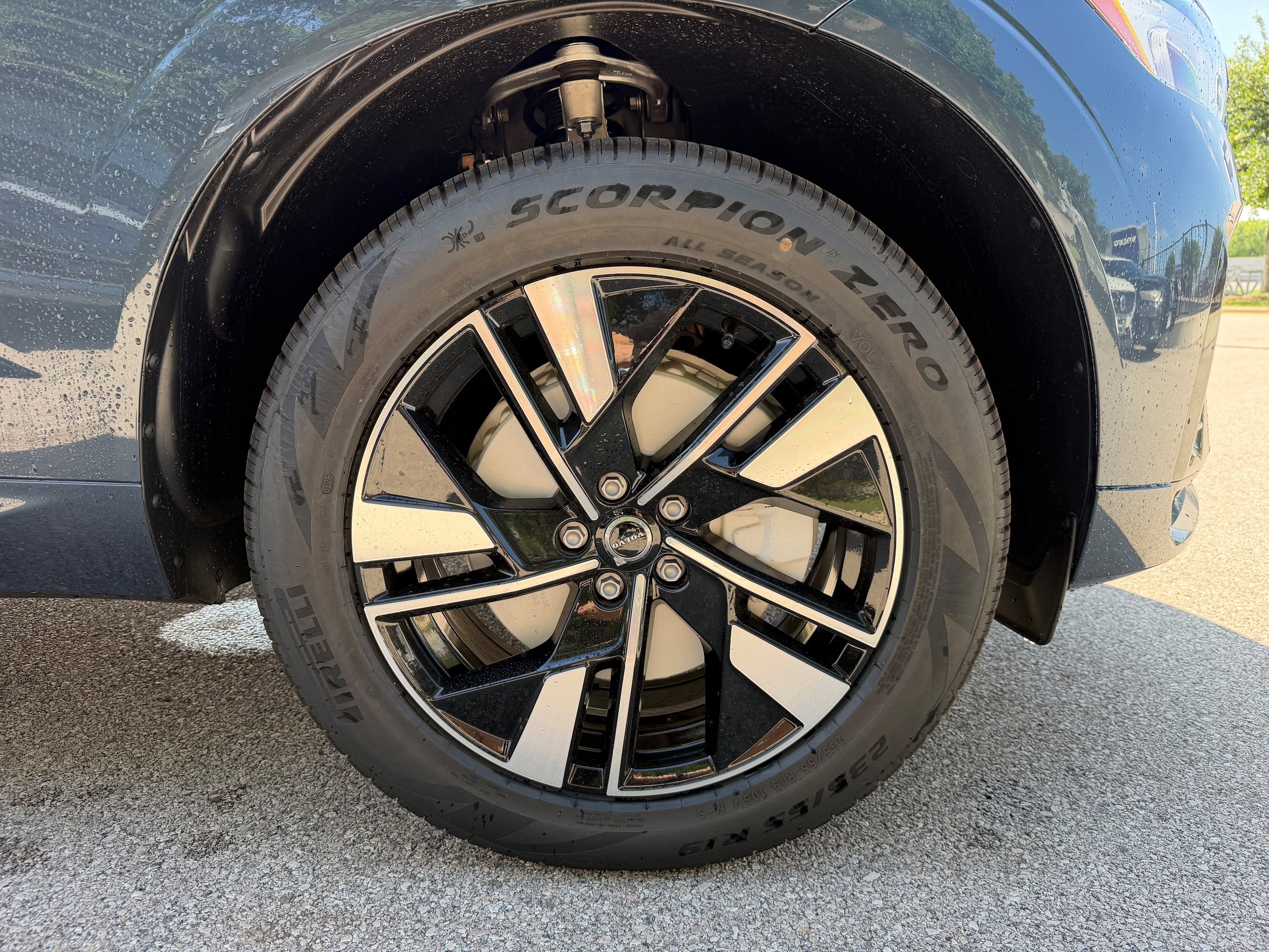 New 2026 Volvo XC60 B5 Core AWD/4WD image 7