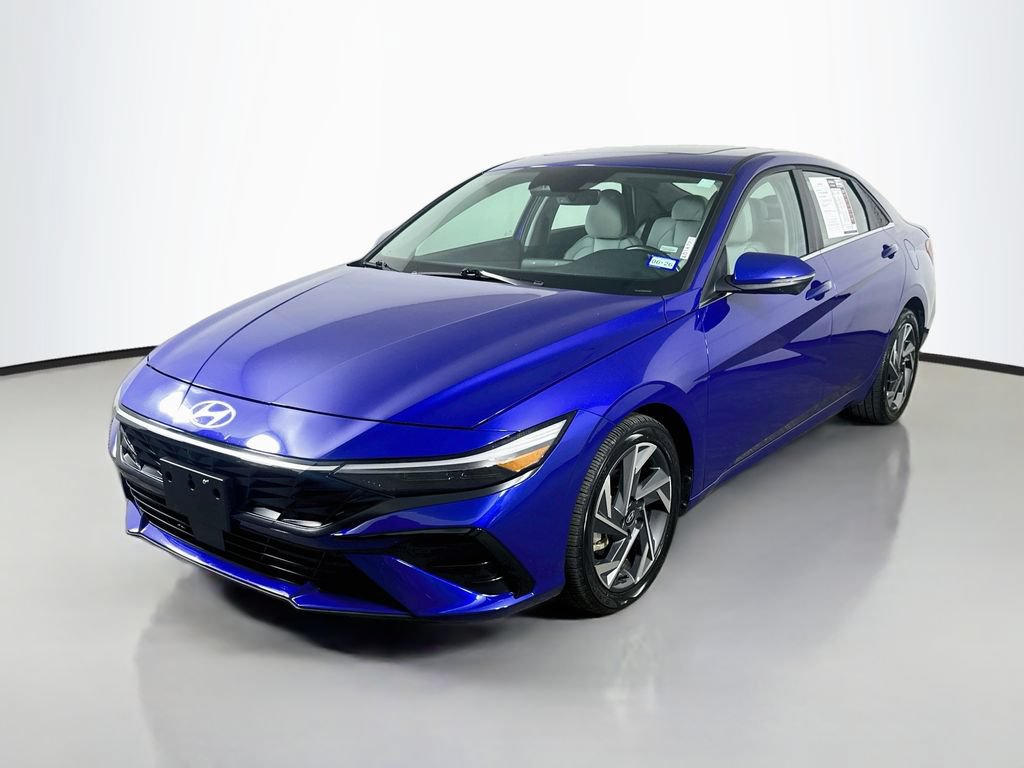 Used 2024 Hyundai Elantra Limited FWD image 3