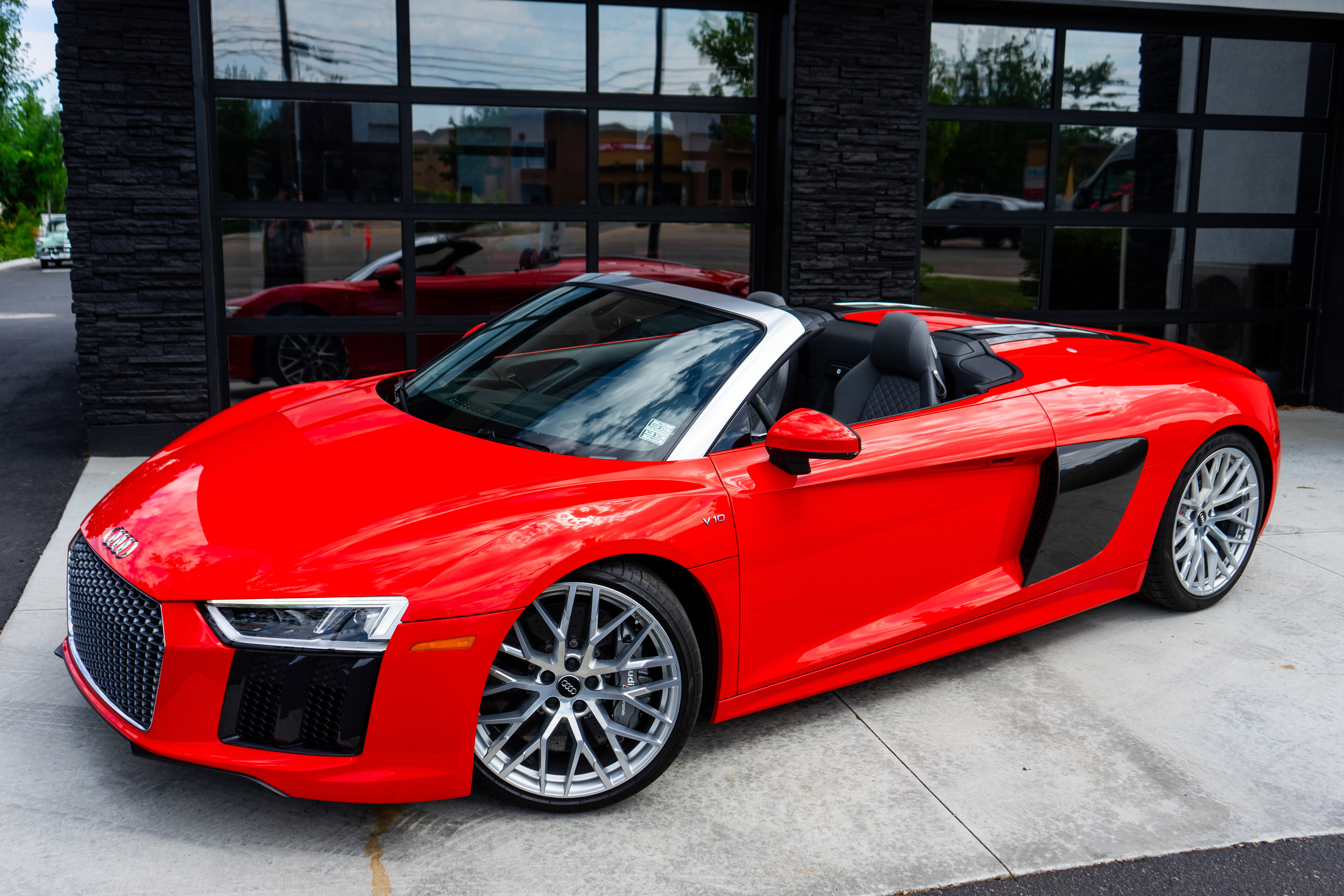 Used 2017 Audi R8 V10 image 3