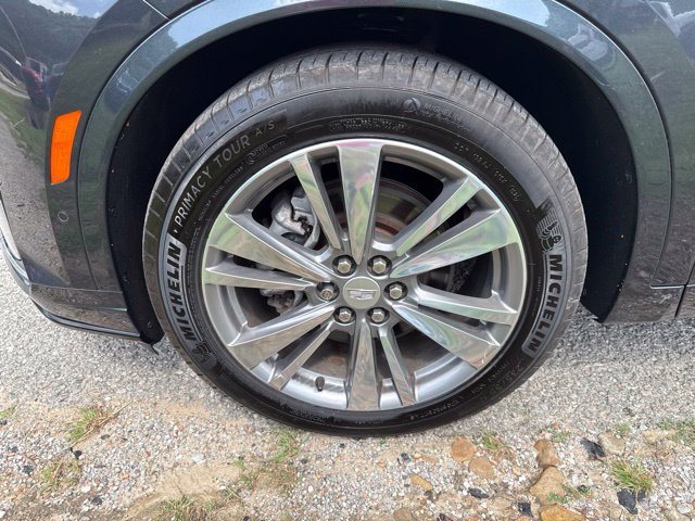 Used 2022 Cadillac XT6 Premium Luxury w/ Technology Package AWD/4WD image 9