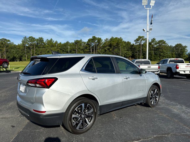 Used 2022 Chevrolet Equinox LT image 3