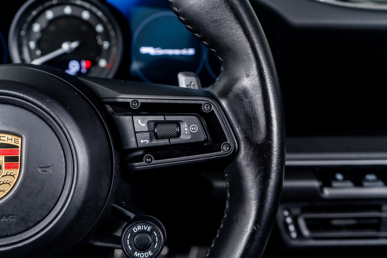 Used 2021 Porsche 911 Carrera 4S w/ Sport Package image 32