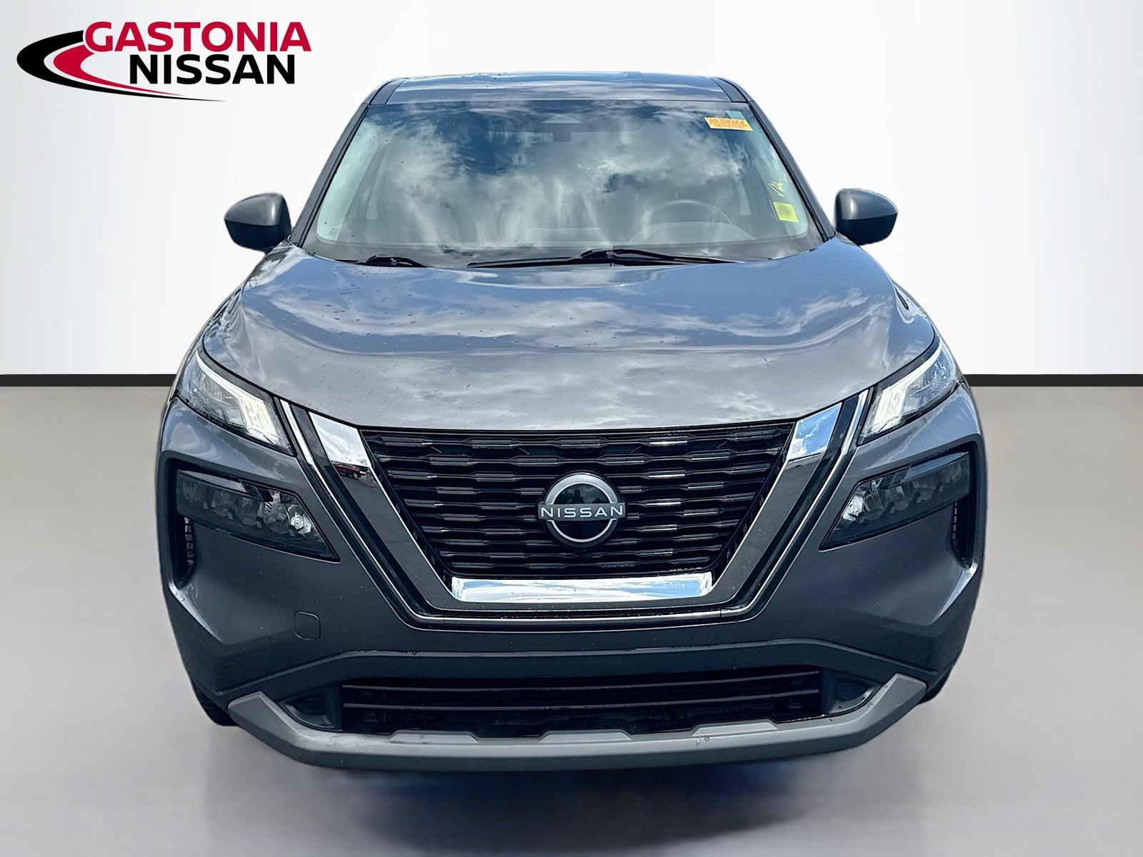 Used 2023 Nissan Rogue S FWD image 2