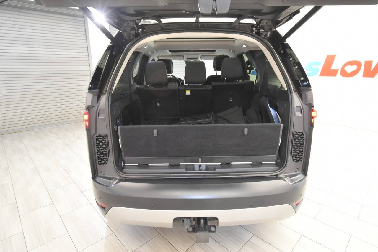 Used 2023 Land Rover Discovery S AWD/4WD image 34