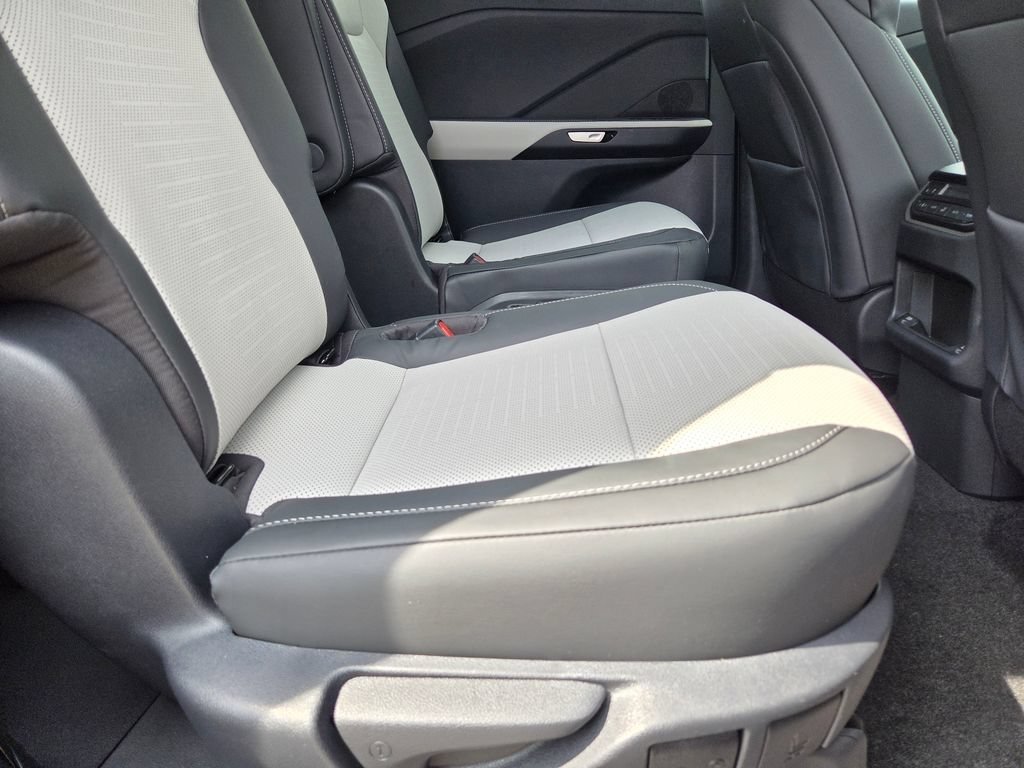 New 2026 Lexus TX 500h AWD image 32