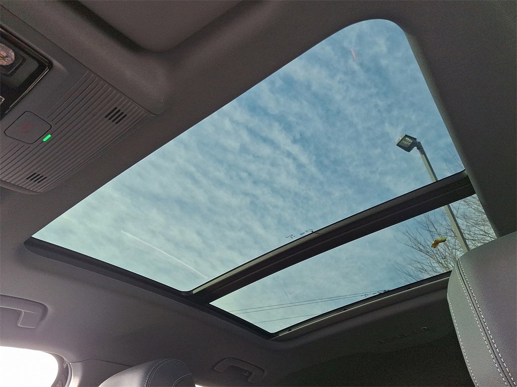 Used 2024 Audi Q4 e-tron Premium Plus image 15