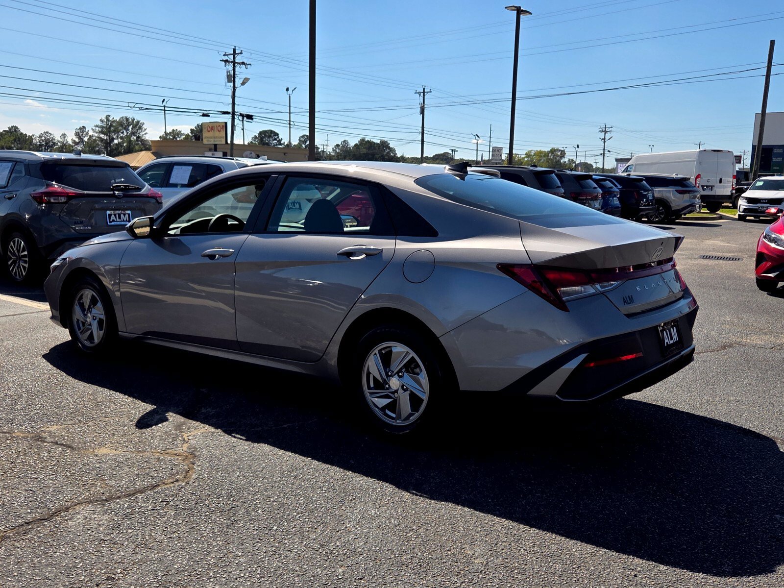 Used 2024 Hyundai Elantra SE FWD image 9