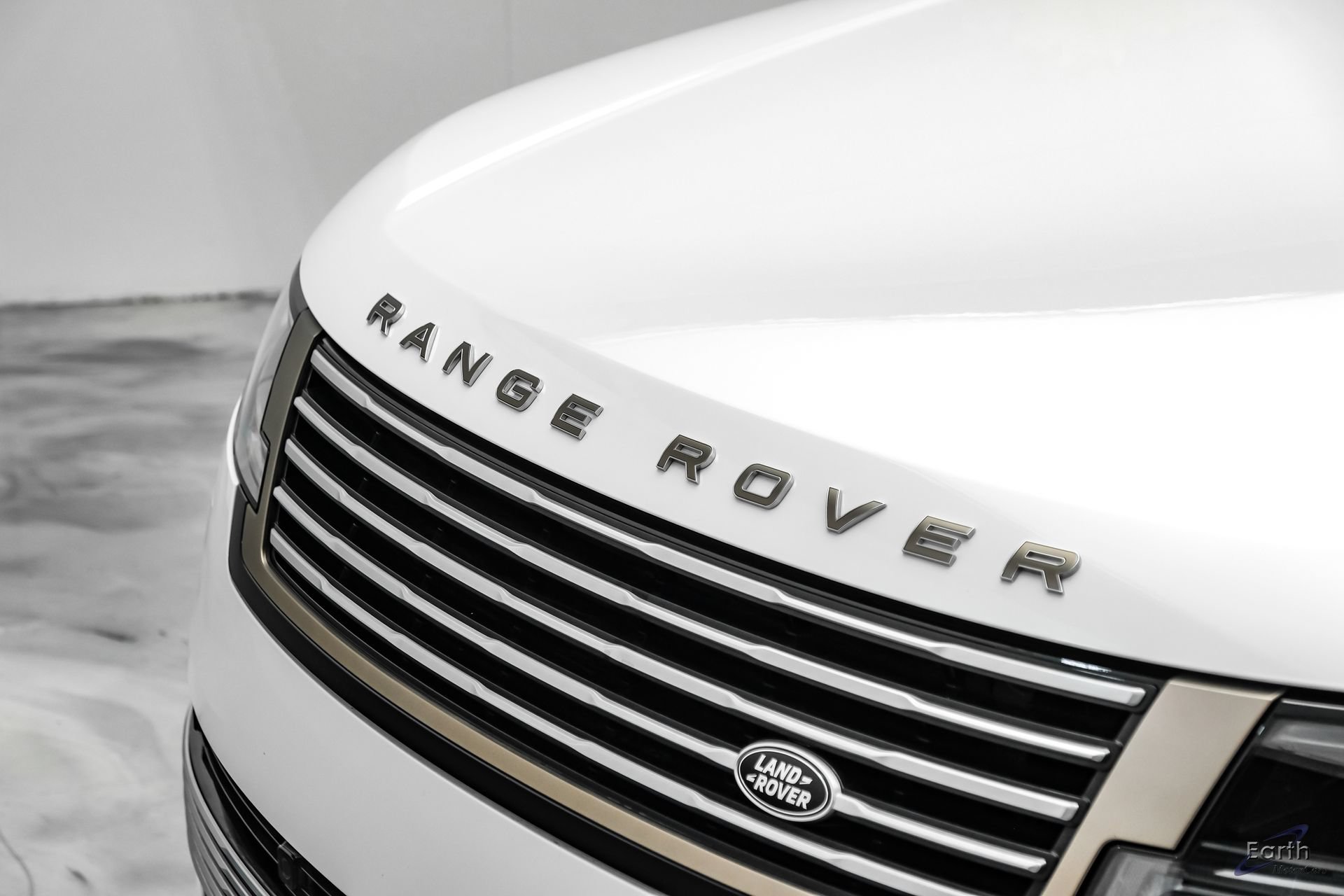 Used 2024 Land Rover Range Rover SV AWD/4WD image 32