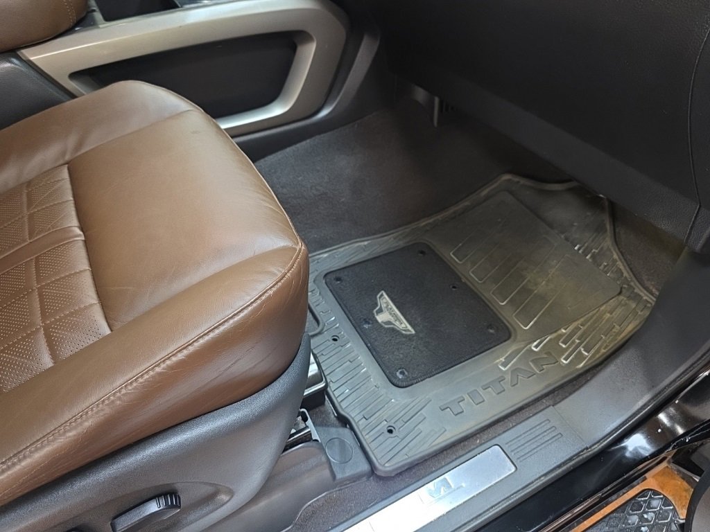 Used 2021 Nissan Titan Platinum Reserve w/ Moonroof Package image 14