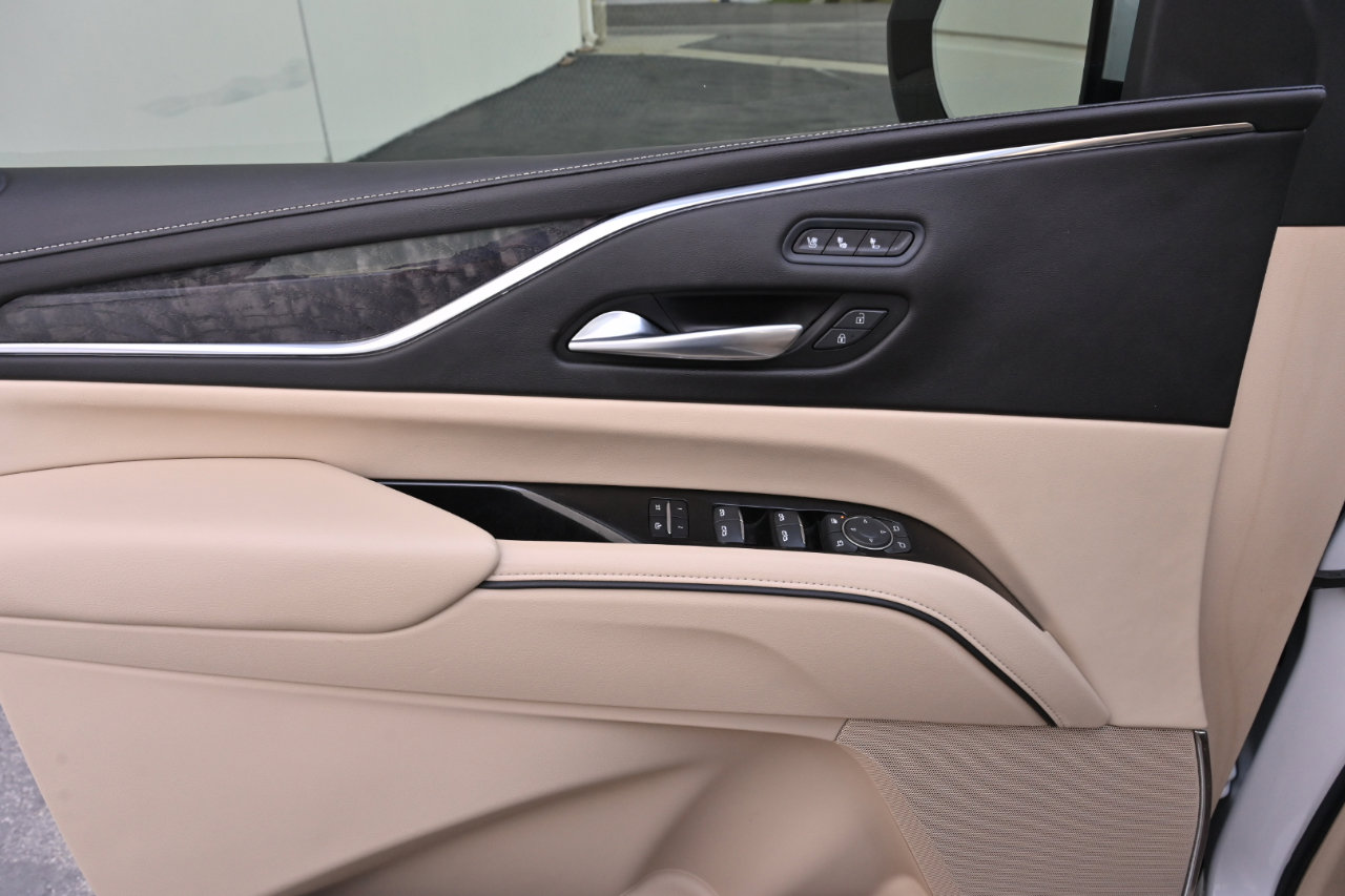 Used 2021 Cadillac Escalade Premium Luxury image 42