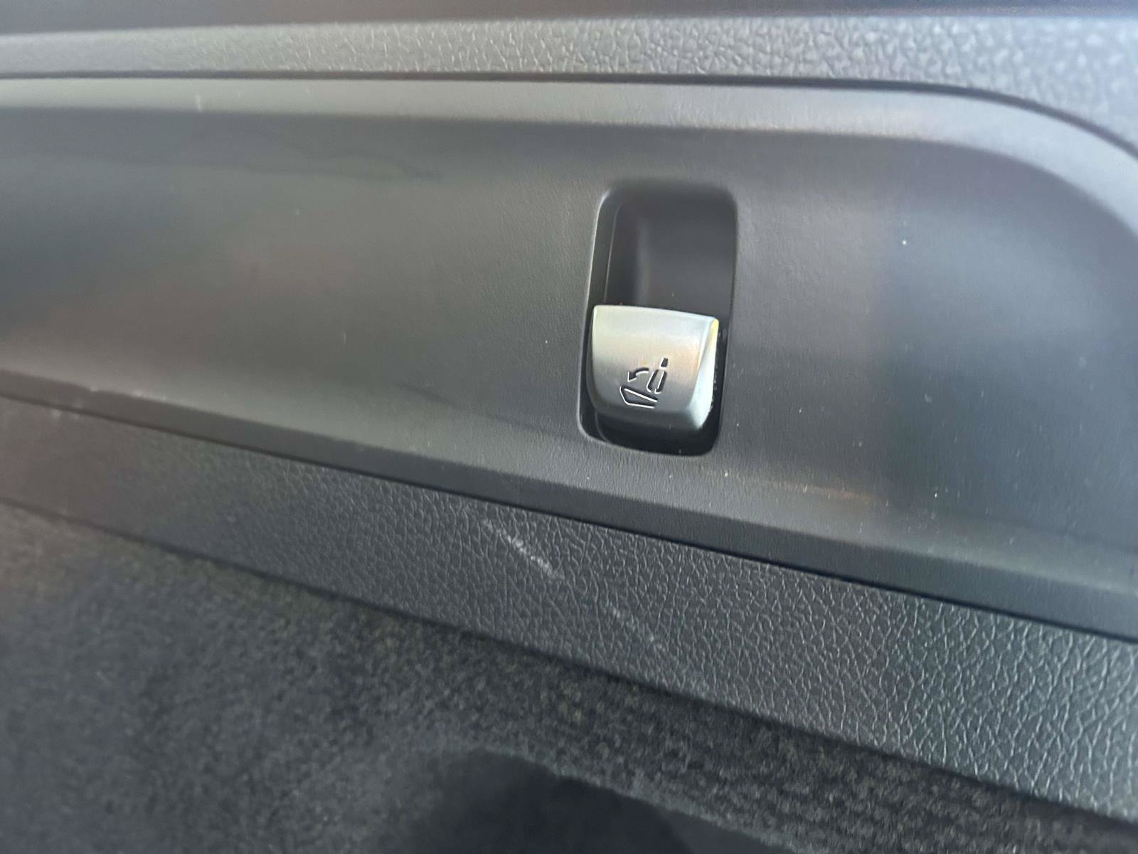 Used 2019 Mercedes-Benz GLC 300 image 12