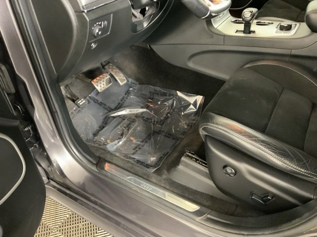 Used 2015 Jeep Grand Cherokee SRT w/ Luxury Group II image 15