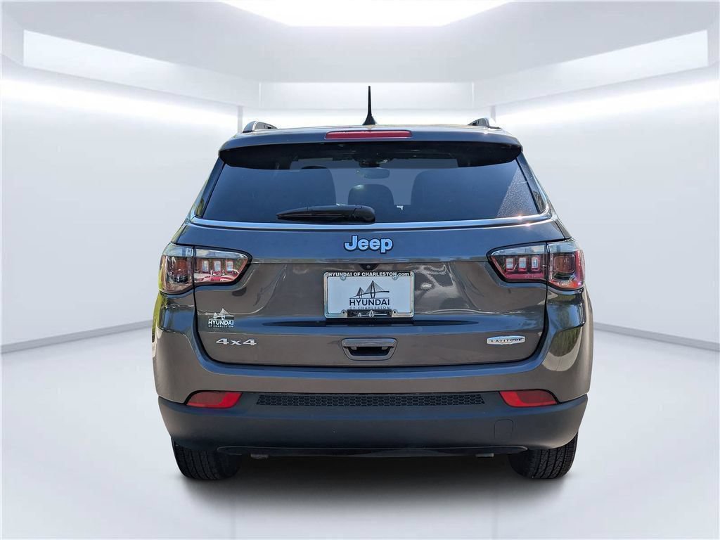 Used 2023 Jeep Compass Latitude w/ Convenience Group AWD/4WD image 4