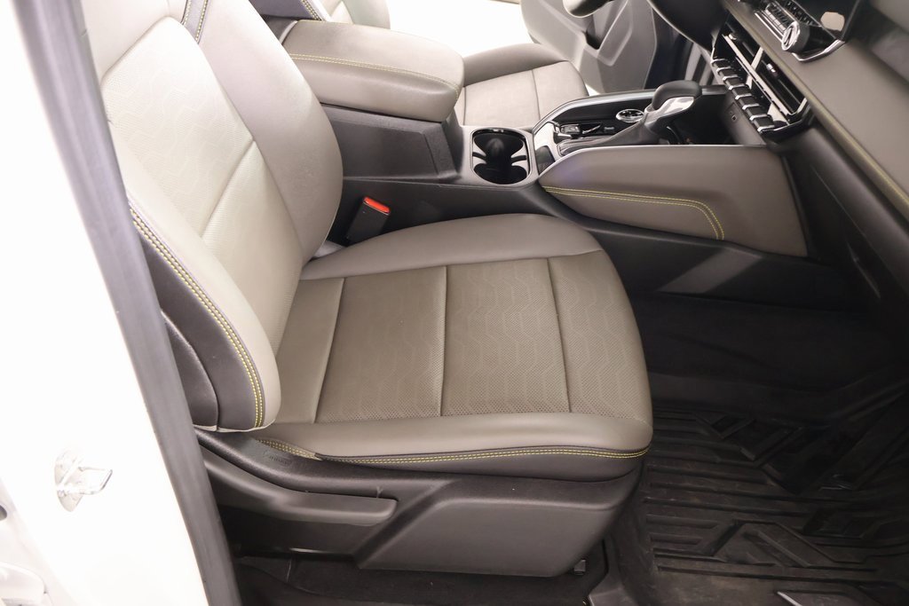 Used 2023 Chevrolet Colorado ZR2 w/ ZR2 Convenience Package III image 13