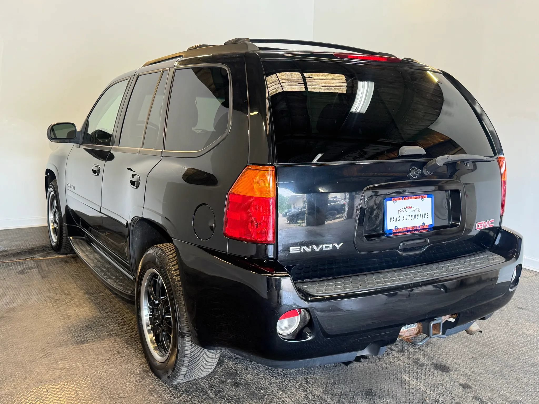 Used 2007 GMC Envoy Denali AWD/4WD image 4