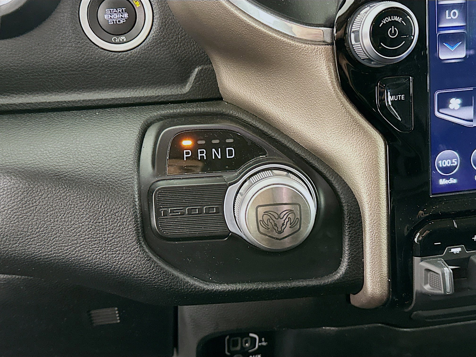 Used 2020 RAM 1500 Laramie image 25