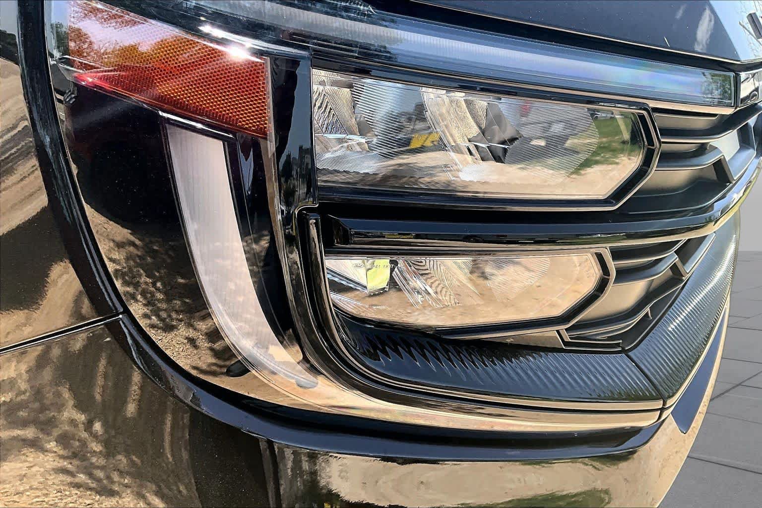 Used 2025 Ford Expedition Active AWD/4WD image 26